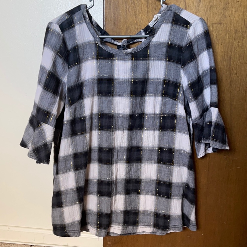 Tie-back blouse by Entro